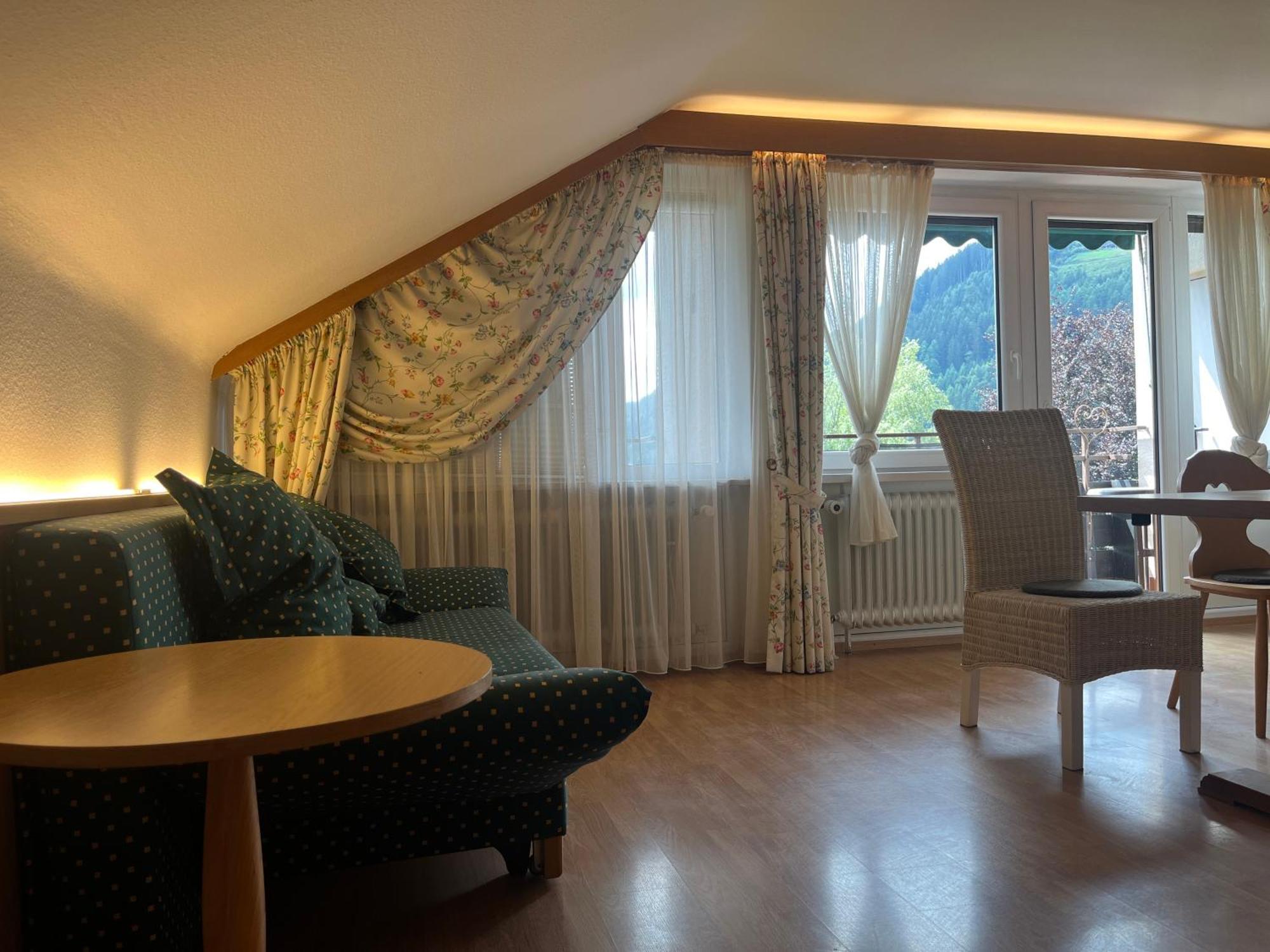 Goldener Hahn B&B Baiersbronn - Ferienwohnungen Mit Hotel Service Nahe Gartenschau Tal X Стая снимка